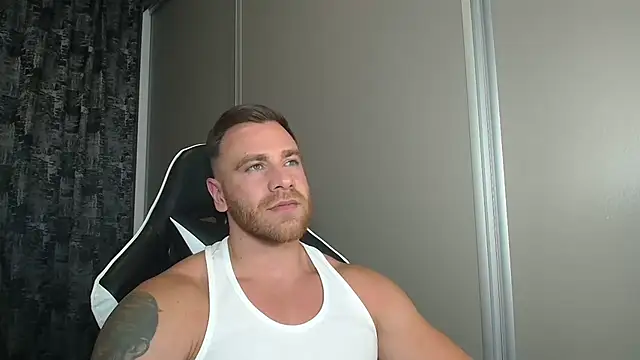 Snapshot of Thori92 chatting on July 17, 8:39 pm Thori92 online show from July 17, 8:39 pm