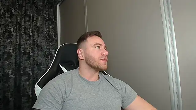 Thori92 online show from March 14, 4:35 pm