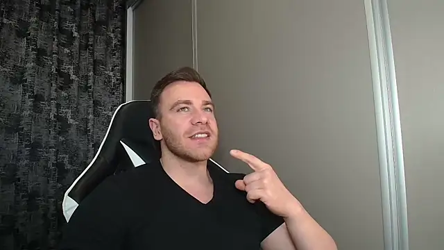 Thori92 online show from April 7, 5:37 pm