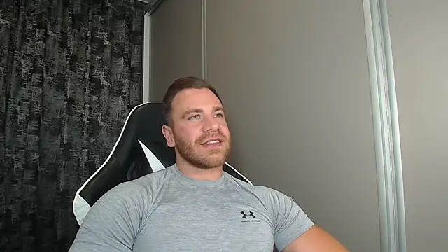Snapshot of Thori92 chatting on July 14, 5:52 pm Thori92 online show from July 14, 5:52 pm
