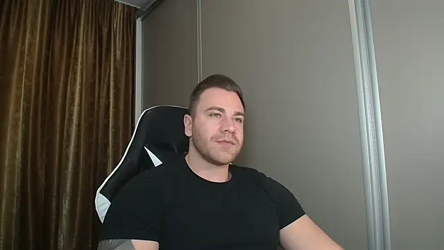 Thori92 online show from December 14, 1:06 pm