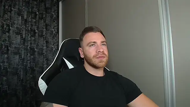 Snapshot of Thori92 chatting on June 7, 1:38 pm Thori92 online show from June 7, 1:38 pm