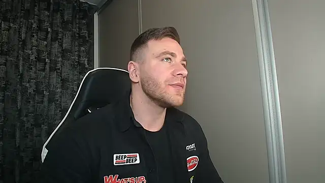 Thori92 online show from March 15, 6:04 pm