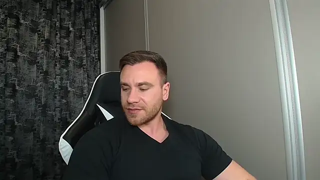 Thori92 online show from March 25, 5:23 pm