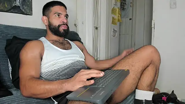 sweatyhairypig23 online show from February 8, 3:59 am