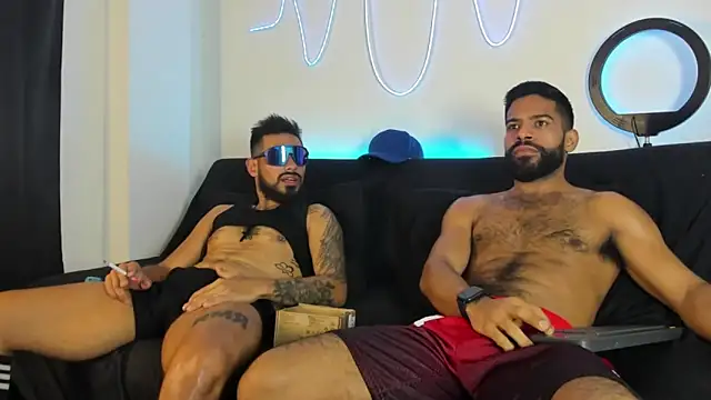 sweatyhairypig23 online show from May 3, 5:45 am