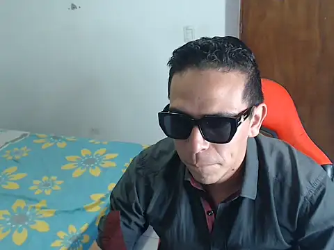 Snapshot of jeancarloscum12 chatting on June 12, 10:40 pm jeancarloscum12 online show from June 12, 10:40 pm