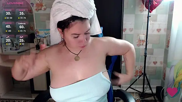 Korolek12 online show from November 21, 4:44 am