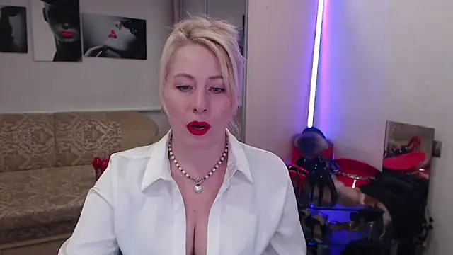 MistressMilfa online show from February 22, 4:41 pm