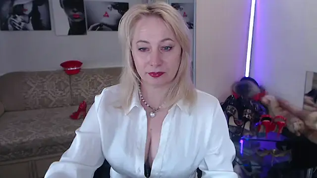 MistressMilfa online show from February 26, 10:04 am