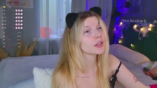 Snapshot of _aleksa_ chatting on October 31, 6:54 am aleksa online show from October 31, 6:54 am