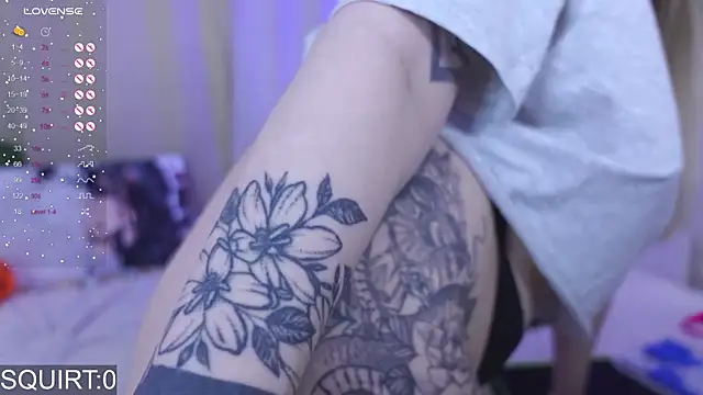 Snapshot of _aleksa_ chatting on October 4, 4:41 pm aleksa online show from October 4, 4:41 pm