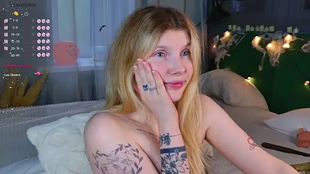 Snapshot of _aleksa_ chatting on November 1, 7:02 am aleksa online show from November 1, 7:02 am