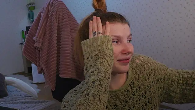 Snapshot of _aleksa_ chatting on March 2, 4:58 pm aleksa online show from March 2, 4:58 pm