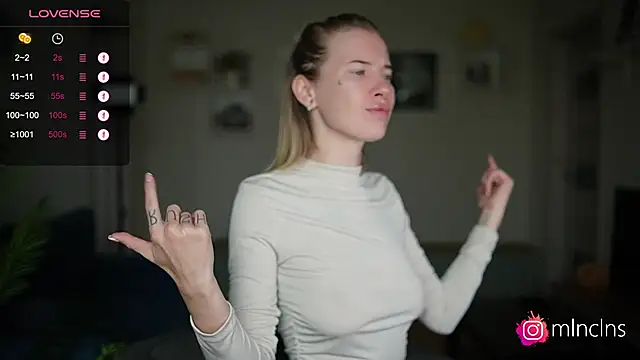 melanielwithu online show from September 21, 3:28 pm