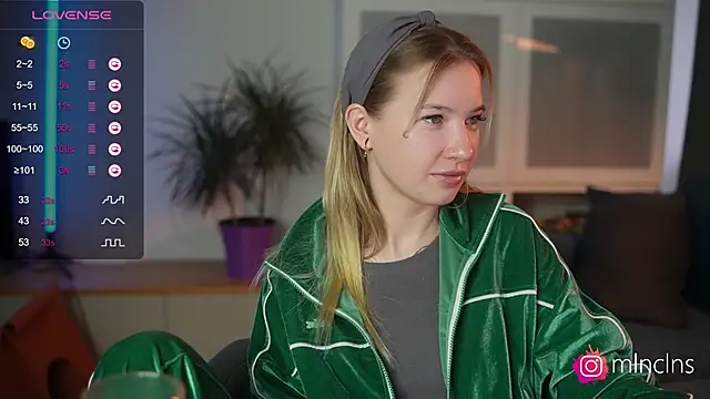 melanielwithu online show from November 13, 11:58 am