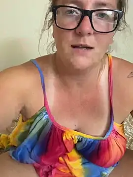 Lizzyloo online show from April 11, 1:24 am