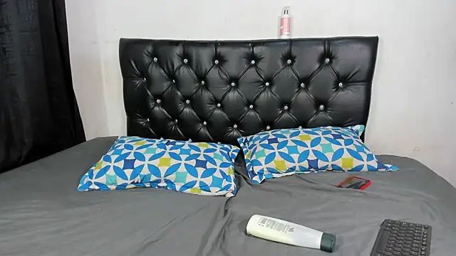 meelisaa online show from April 10, 4:19 am