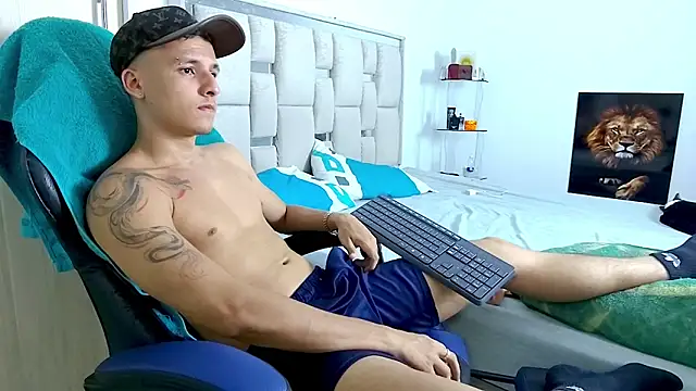 Andrew lovely18 online show from February 17, 3:04 am