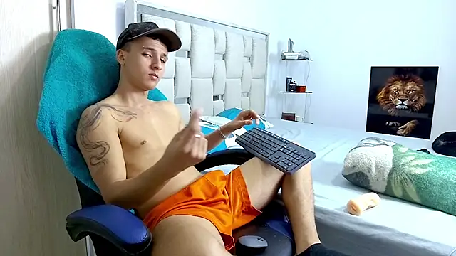 Andrew lovely18 online show from February 11, 4:56 am