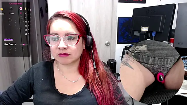 Snapshot of kyobiker chatting on November 30, 12:00 am kyobiker online show from November 30, 12:00 am