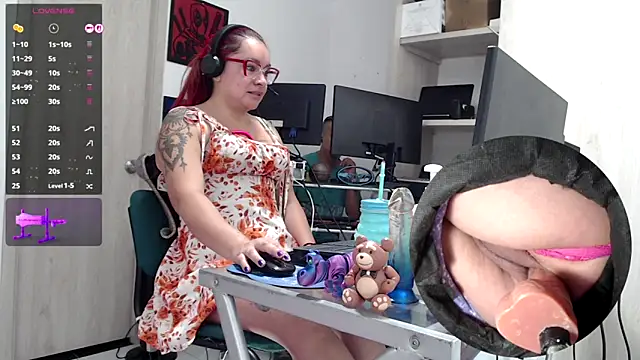 Snapshot of kyobiker chatting on November 21, 2:27 pm kyobiker online show from November 21, 2:27 pm