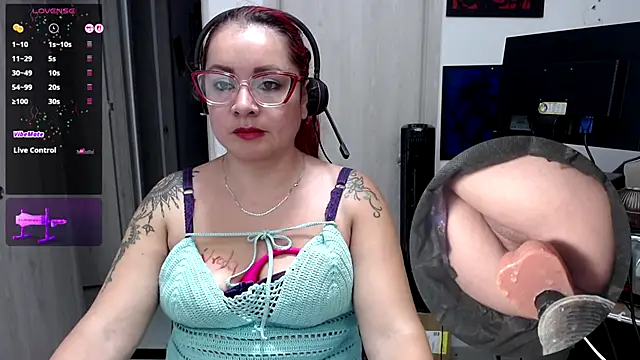 Snapshot of kyobiker chatting on November 26, 2:22 am kyobiker online show from November 26, 2:22 am