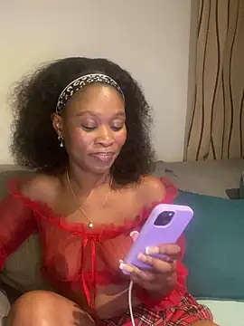 PETITE NAOMI online show from October 13, 5:25 pm