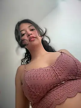 Peach Girll online show from May 13, 4:14 pm