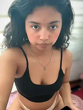 Peach Girll online show from May 26, 6:39 pm