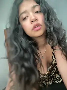 Peach Girll online show from March 13, 3:06 pm