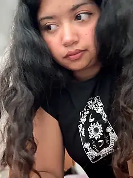 Peach Girll online show from June 11, 3:20 pm