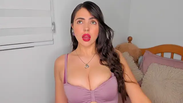 Snapshot of llanna_ chatting on December 14, 4:34 am llanna online show from December 14, 4:34 am