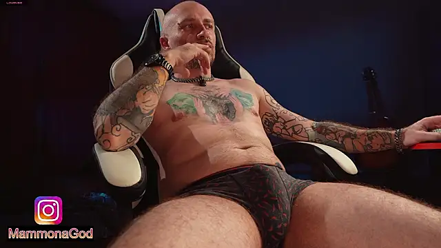 LuckyAlexx online show from March 11, 7:08 pm