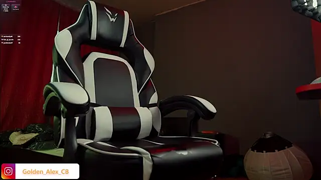 LuckyAlexx online show from March 1, 2:44 pm