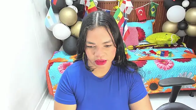 Snapshot of Cloe_35 chatting on July 4, 8:02 pm Cloe 35 online show from July 4, 8:02 pm