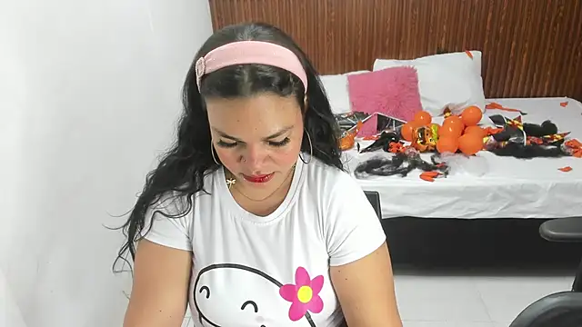 Cloe 35 online show from November 6, 8:02 pm