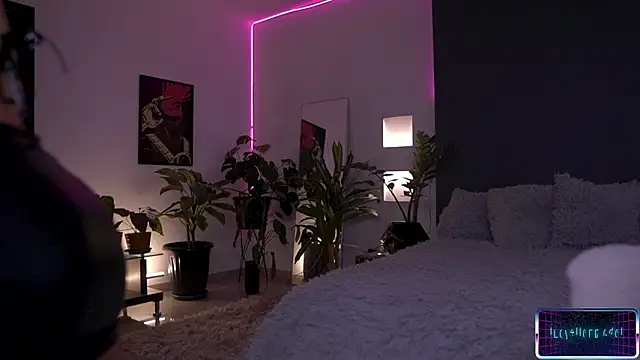 LucyAllenX online show from January 14, 5:16 pm