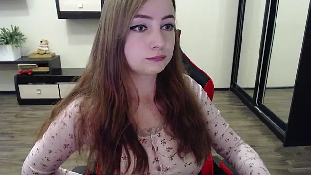 Snapshot of Laralianna chatting on September 10, 8:13 am Laralianna online show from September 10, 8:13 am