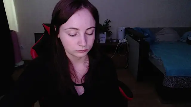 Snapshot of Laralianna chatting on June 18, 9:36 am Laralianna online show from June 18, 9:36 am