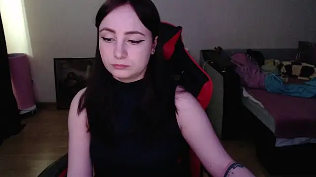 Laralianna online show from April 15, 7:47 am