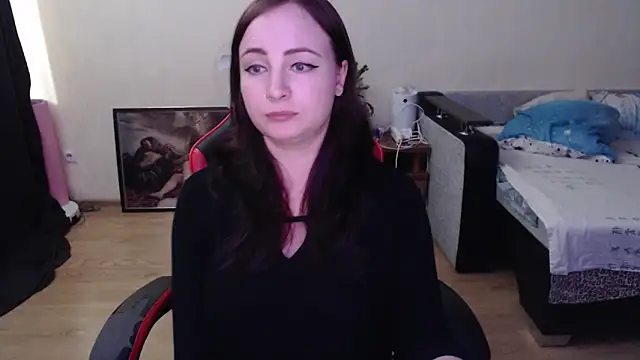 Laralianna online show from June 16, 10:15 am