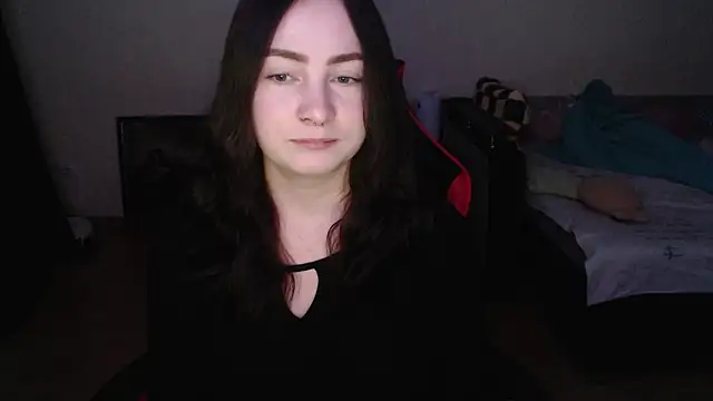 Laralianna online show from March 4, 9:00 pm