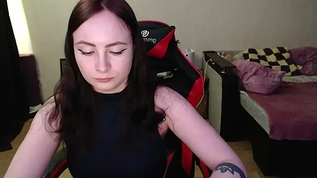 Laralianna online show from April 13, 10:52 am