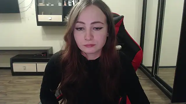 Snapshot of Laralianna chatting on February 21, 7:43 pm Laralianna online show from February 21, 7:43 pm