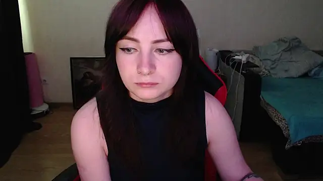 Snapshot of Laralianna chatting on July 1, 6:03 am Laralianna online show from July 1, 6:03 am