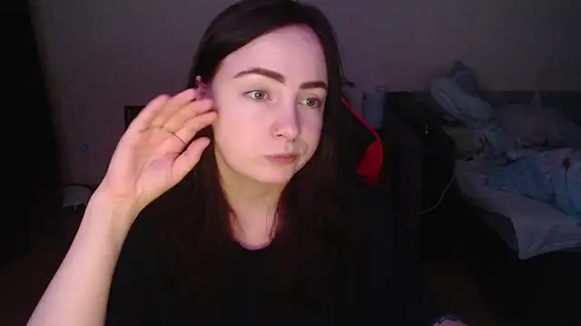 Laralianna online show from February 4, 6:25 pm