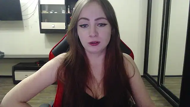 Snapshot of Laralianna chatting on February 18, 6:47 pm Laralianna online show from February 18, 6:47 pm