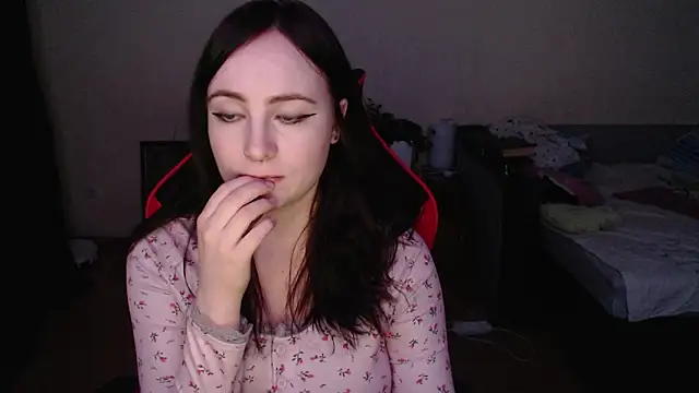 Laralianna online show from February 25, 7:36 pm