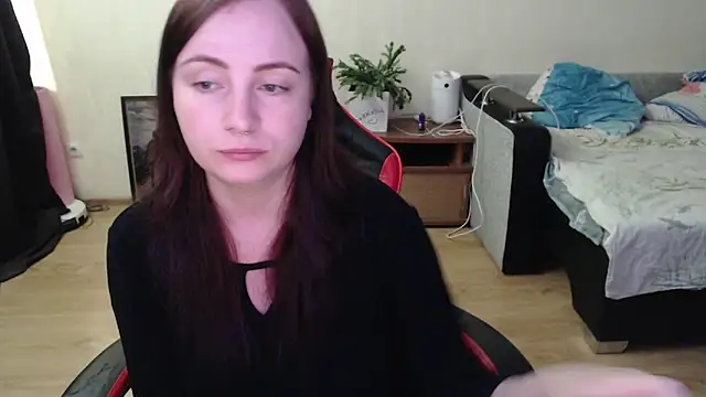 Laralianna online show from June 15, 12:05 pm